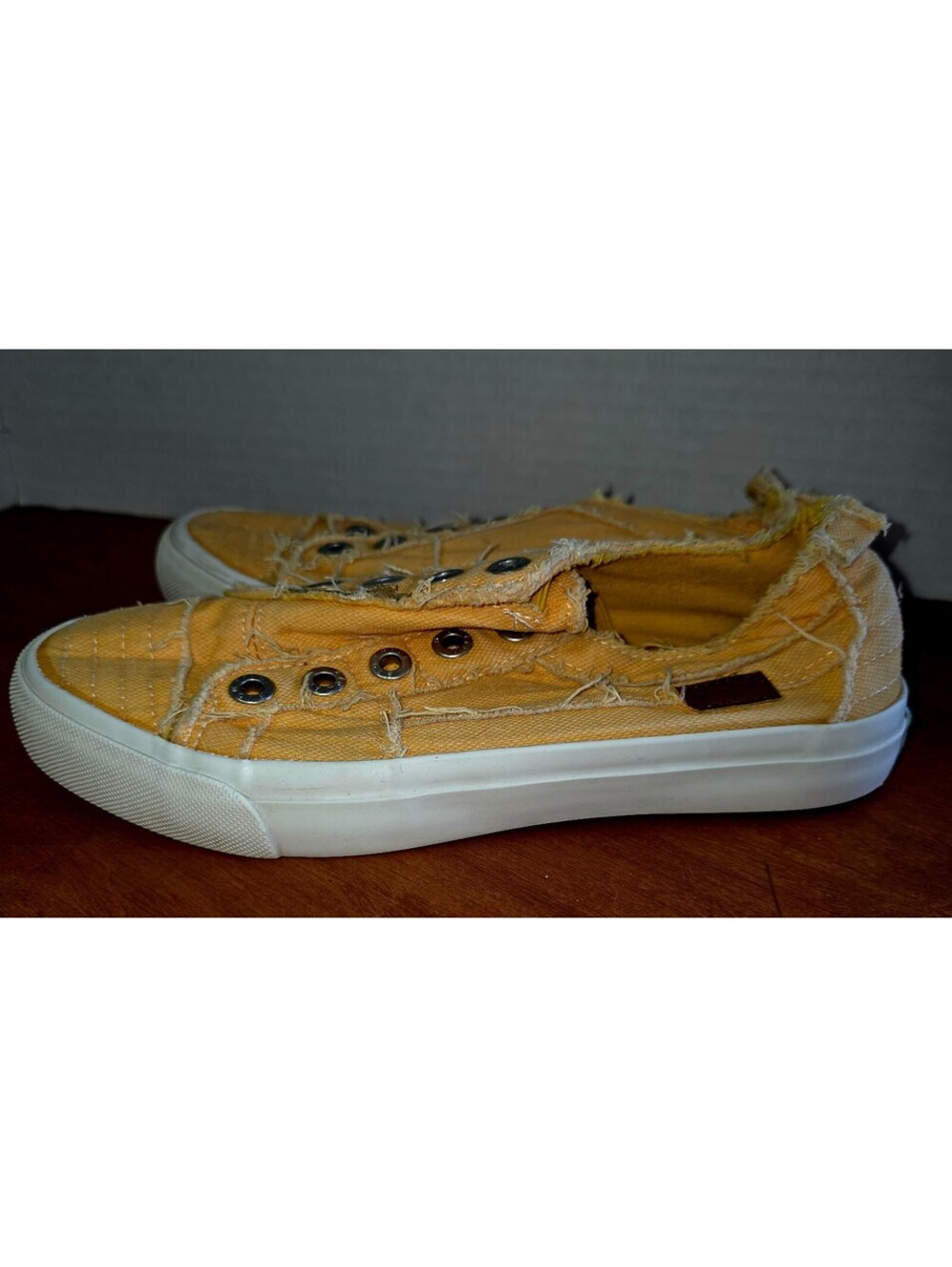 Blowfish Malibu yellow canvas sneakers size 7.5